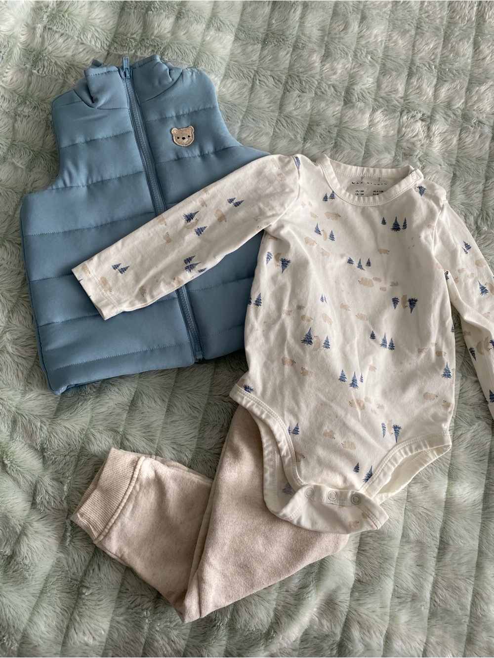 Max Studio Blue Puffer Vest and Bear Print Outfit Set for Baby — 12m